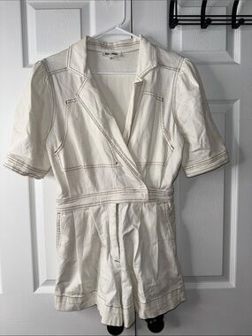 day + mood Cream Short Sleeve Romper with Contrast Stitching